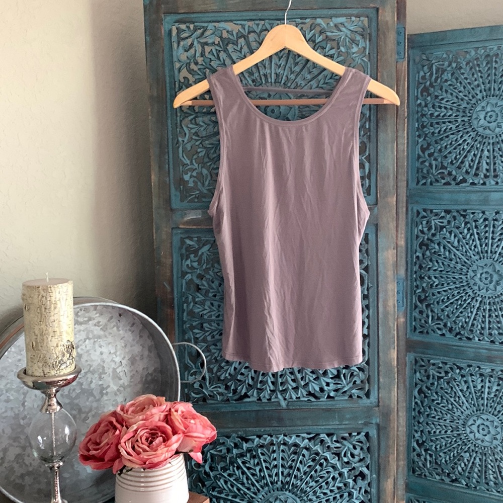 ✨NEW ITEM✨ Lululemon sleeveless top